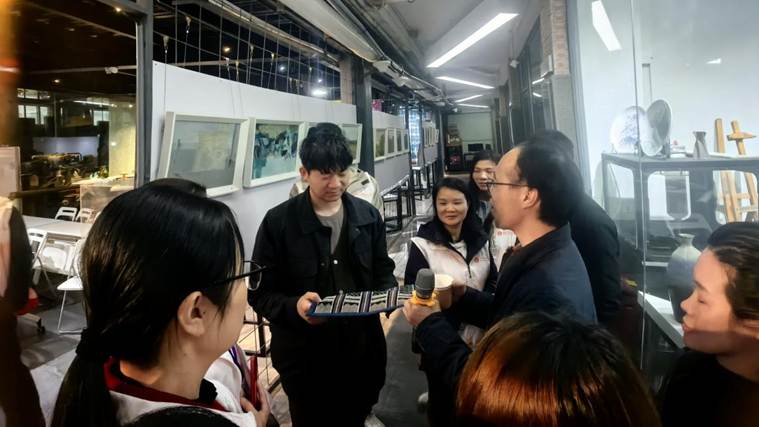 7d5572c41ea6e70f30f45e29efb1984